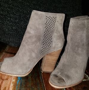 Gianni Bini Peep Toe Booties 8-1/2